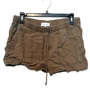 Bella Dahl short shorts cargo, color is olive green, women’s size medium
